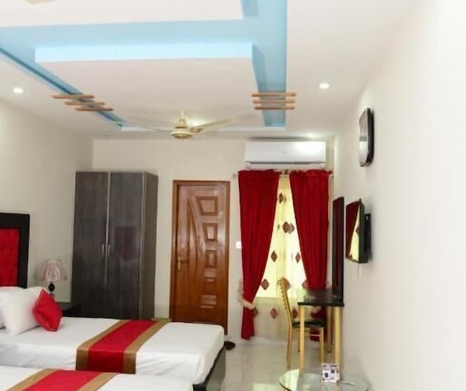 هتل Deluxe Lahore