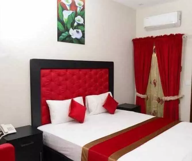 هتل Deluxe Lahore