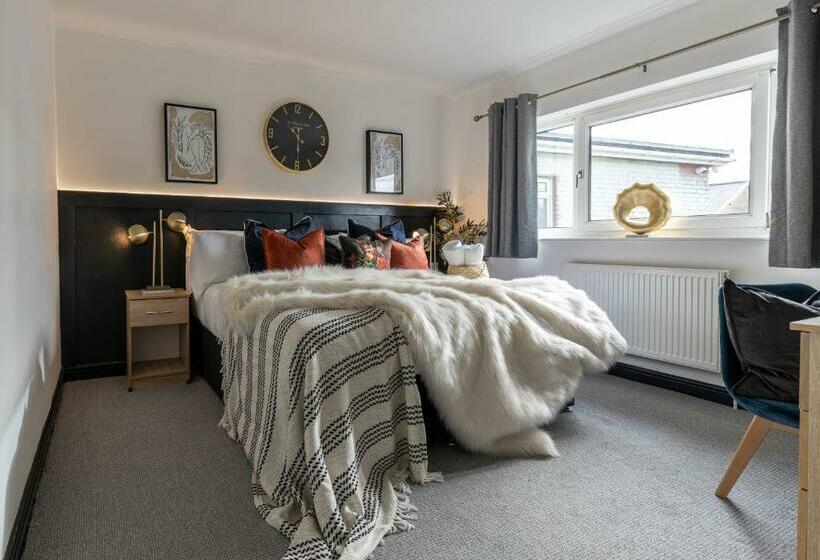 The Angharad Hotel And Restaurant