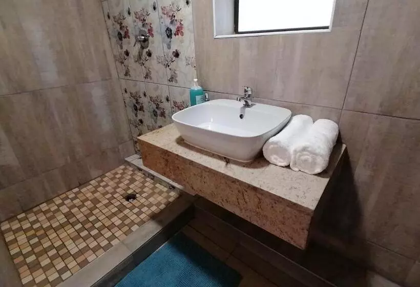 پانسیون Sibebe View Villa