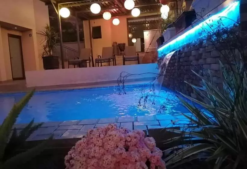 پانسیون Sibebe View Villa