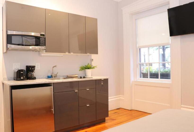 Downtown Beacon Hill, Convenient, Comfy Studio #1