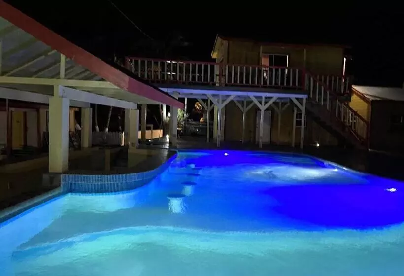 Hotelli Tropical Paradise Express