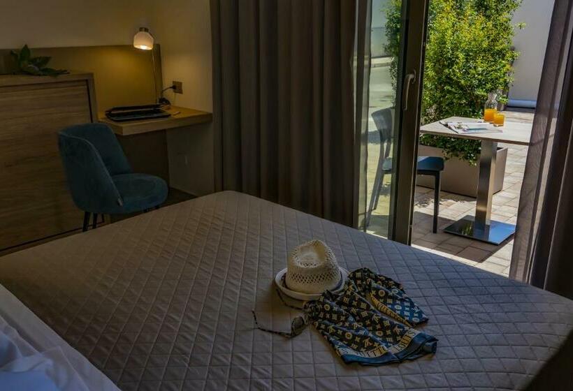 مبيت وإفطار 10 Catalani Rooms