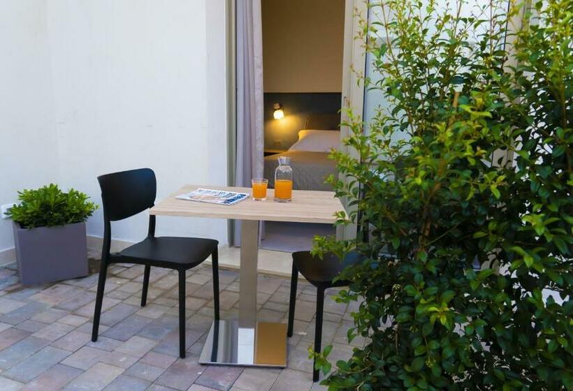 مبيت وإفطار 10 Catalani Rooms