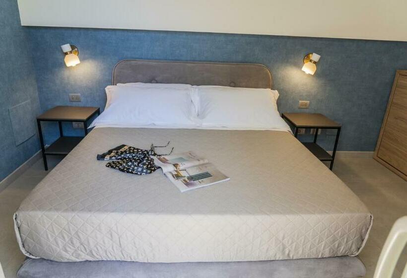 مبيت وإفطار 10 Catalani Rooms