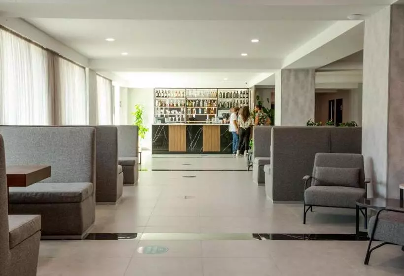 هتل Crystal Residence