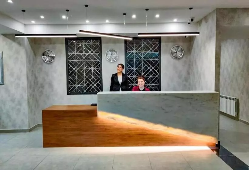 هتل Crystal Residence