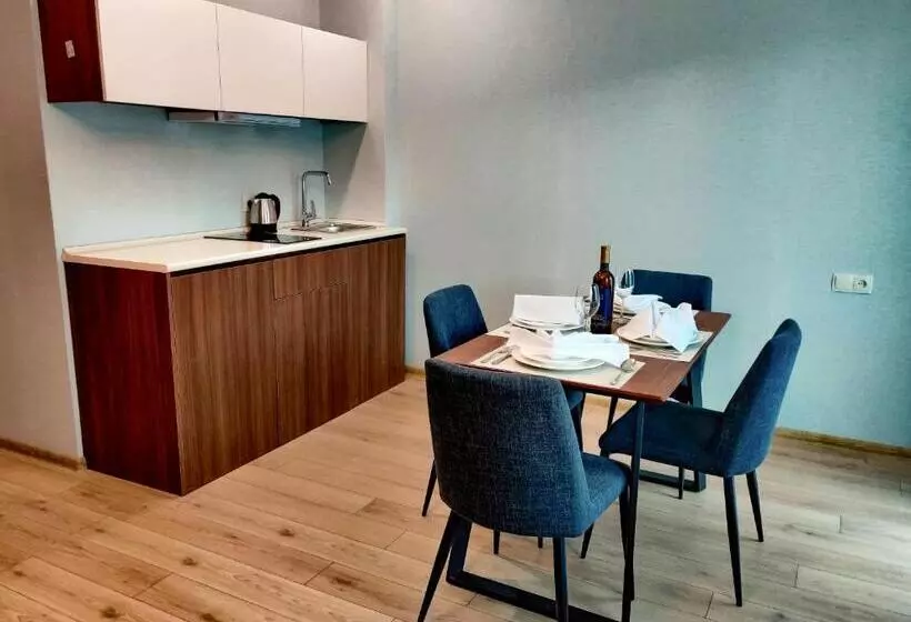 هتل Crystal Residence