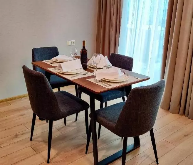 هتل Crystal Residence