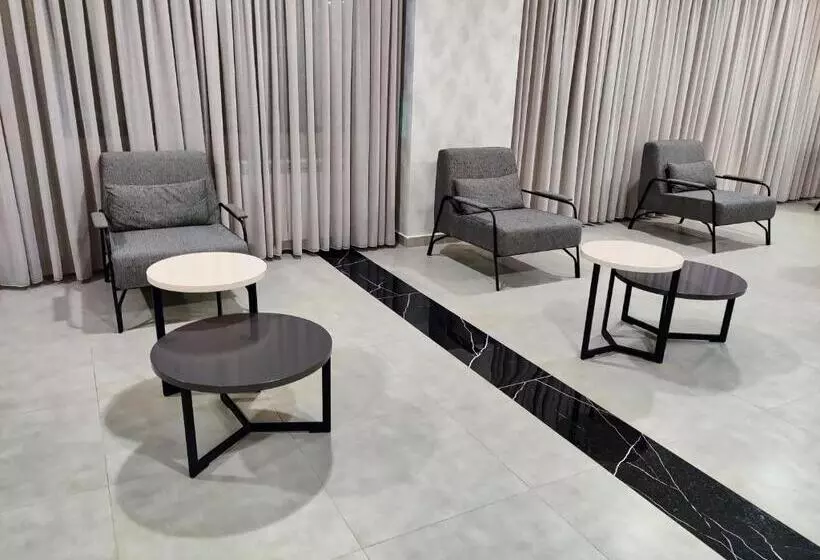 هتل Crystal Residence