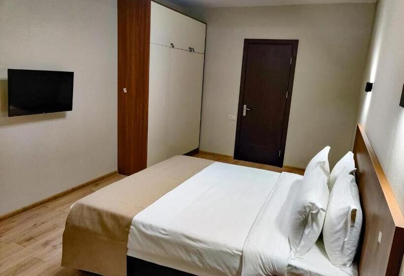 هتل Crystal Residence