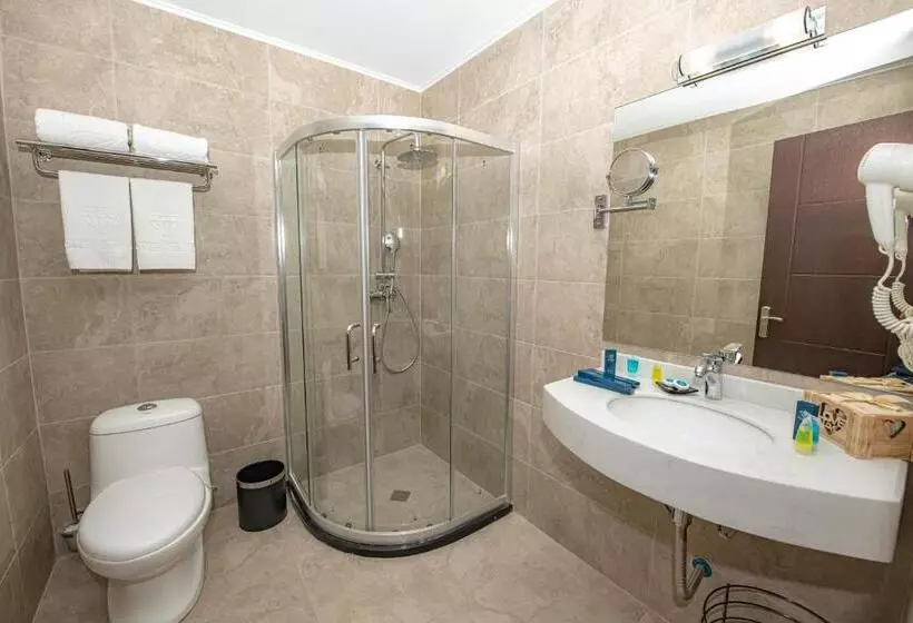 هتل Crystal Residence