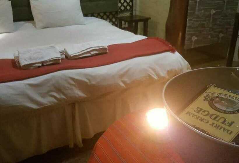 Pension Essential Rose Room African Silhouette Country House For Essential Workers