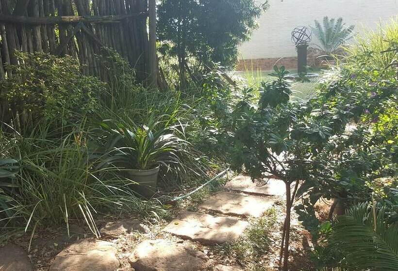 Pension Essential Rose Room African Silhouette Country House For Essential Workers