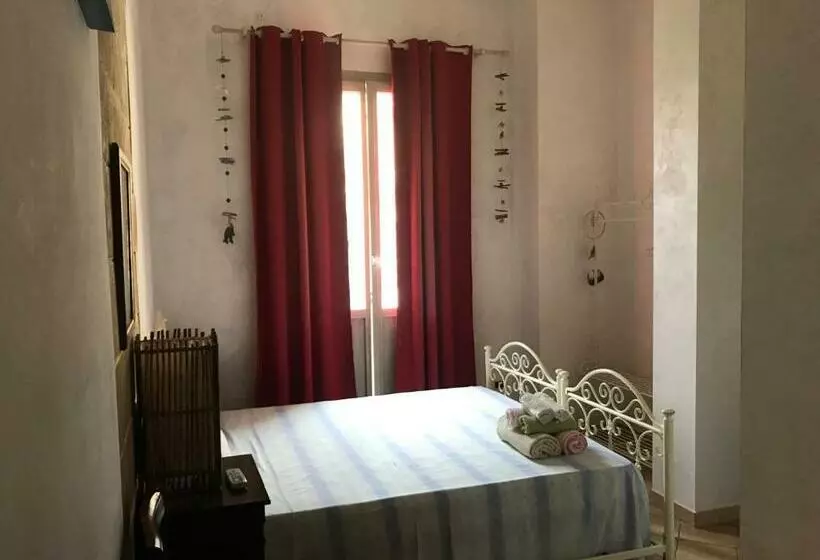 تختخواب و صبحانه U  Iazzu