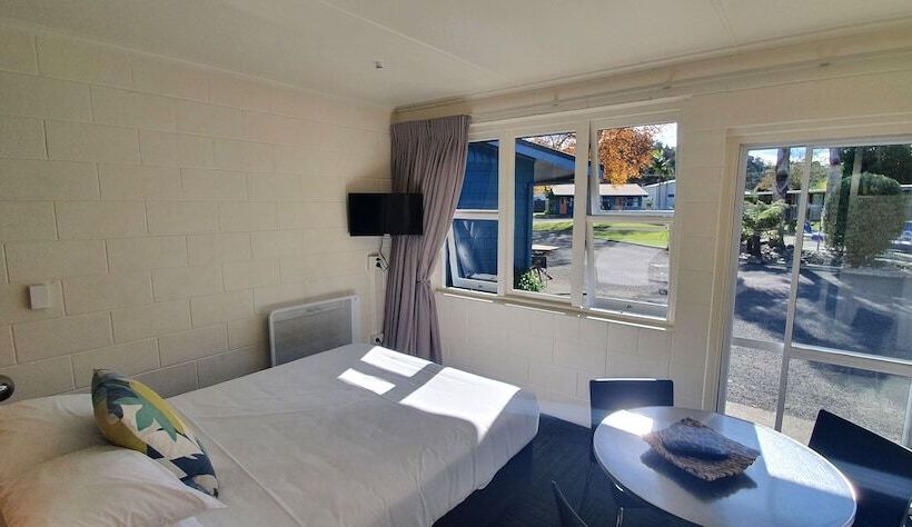 Hotel Tasman Holiday Parks   Coromandel