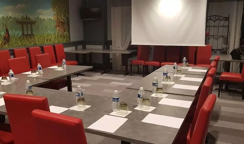 Fasthotel Orléans Nord Artenay