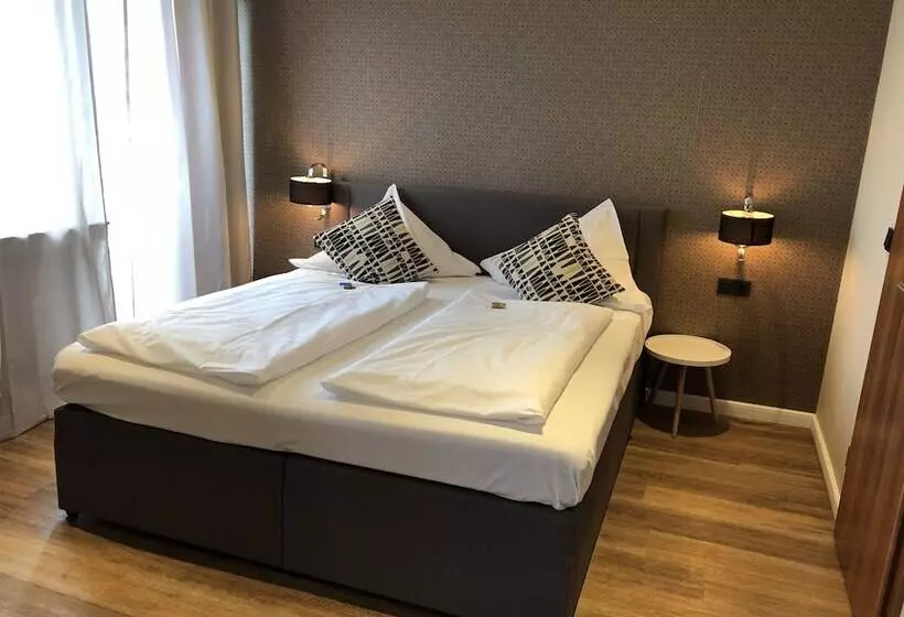 Отель Akazienhof