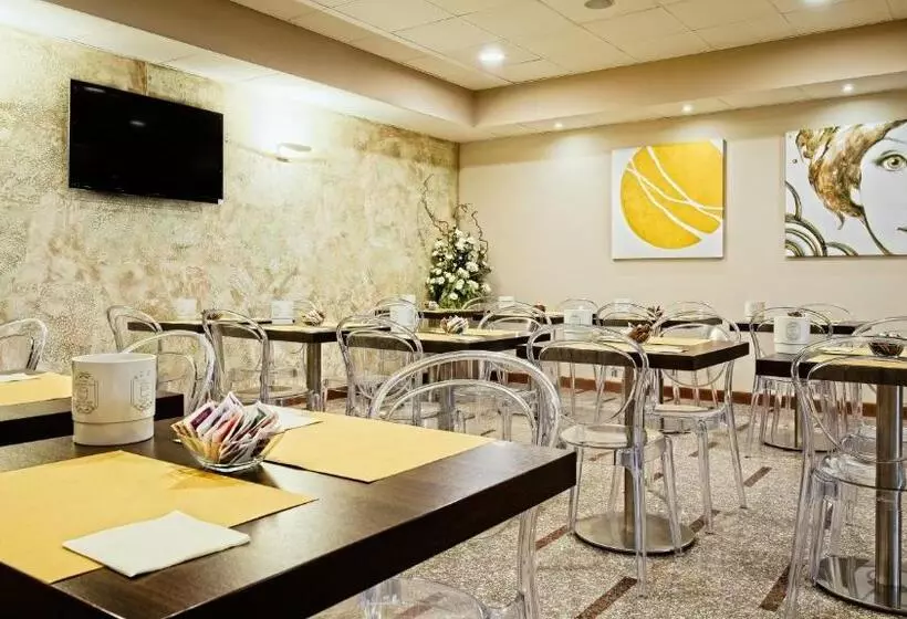 호텔 Albergo Papillon