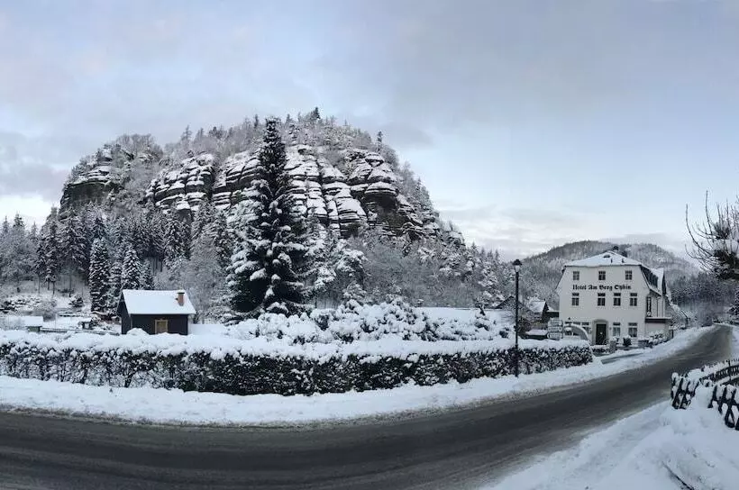 Отель Am Berg Oybin Garni