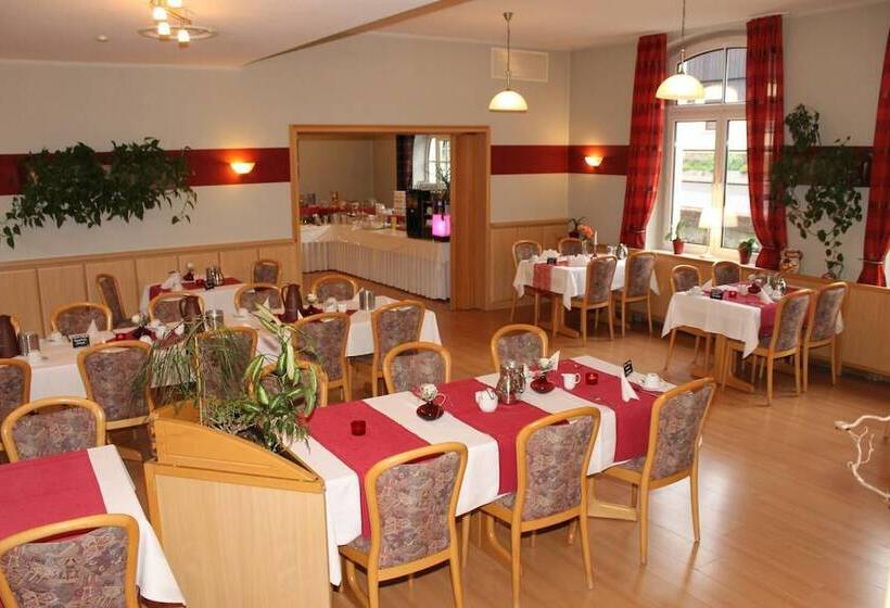 فندق Am Berg Oybin Garni