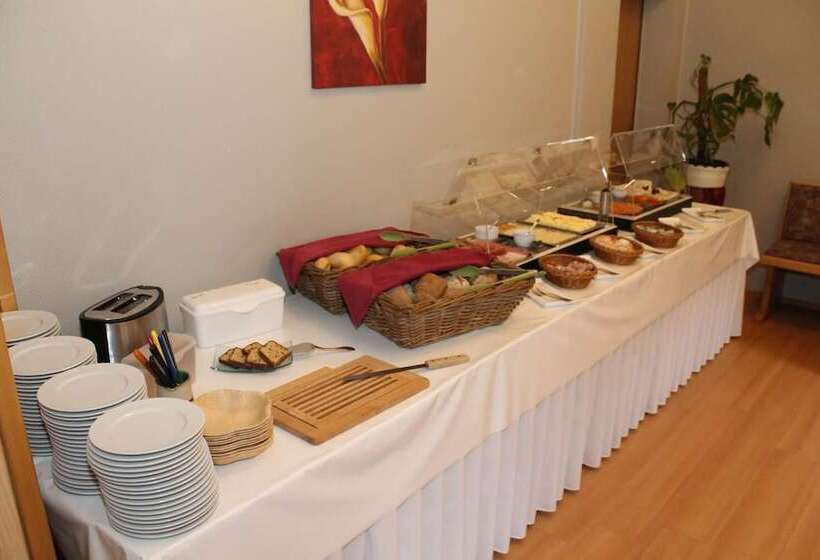 فندق Am Berg Oybin Garni