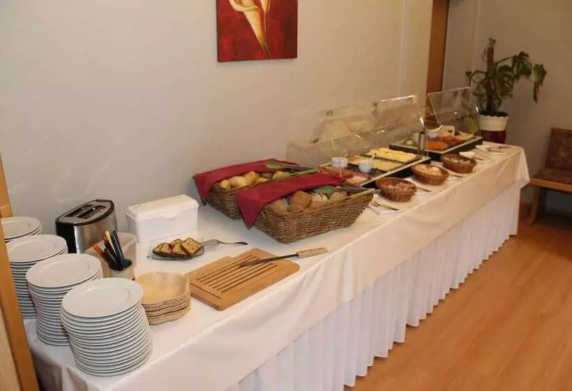 Отель Am Berg Oybin Garni