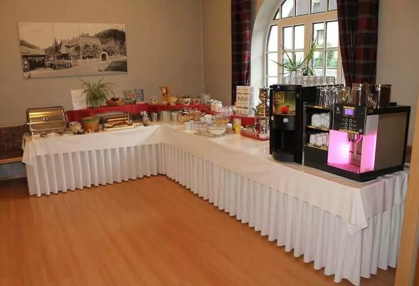 Отель Am Berg Oybin Garni