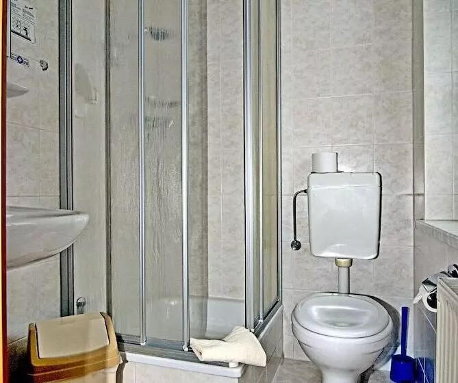 Отель Am Berg Oybin Garni