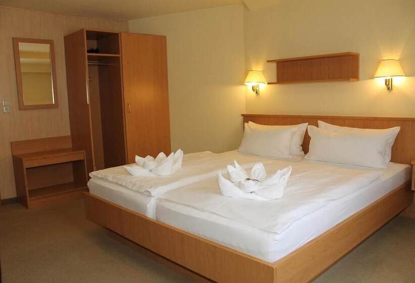 فندق Am Berg Oybin Garni