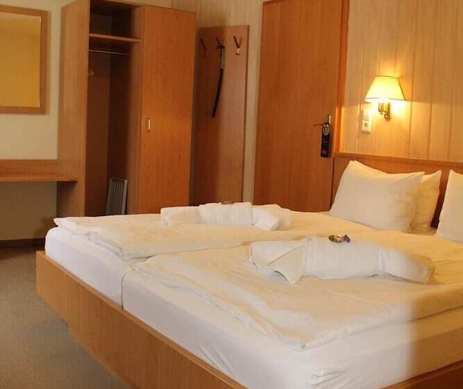 فندق Am Berg Oybin Garni