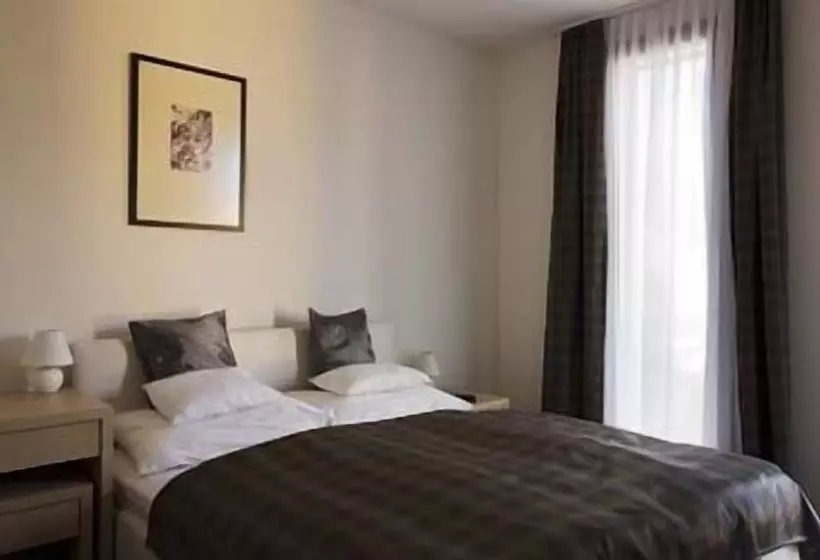 בית מלון כפרי Arkadia