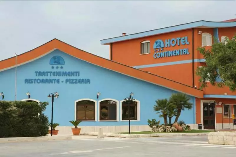 בית מלון כפרי Continental