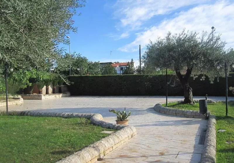 בית מלון כפרי Continental