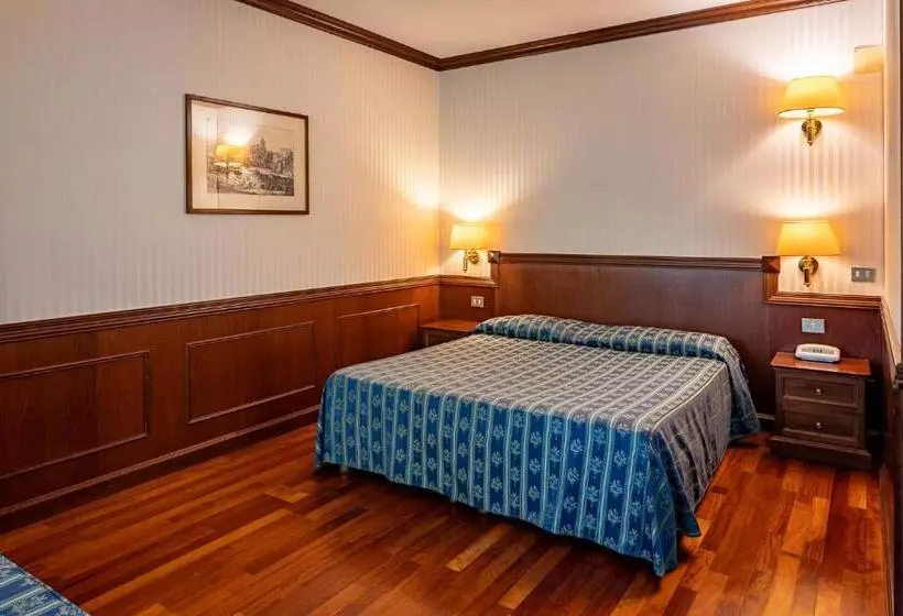 Отель Corona & Spa