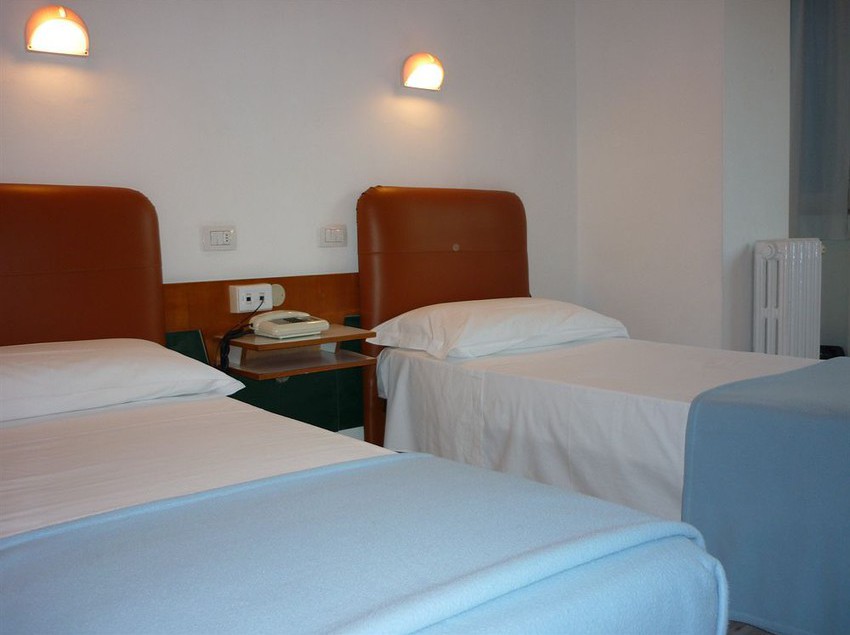 호텔 Albergo Dei Pini