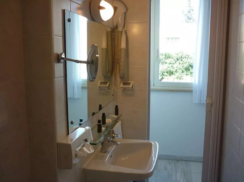 هتل Albergo Dei Pini