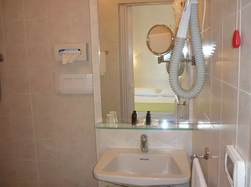 هتل Albergo Dei Pini