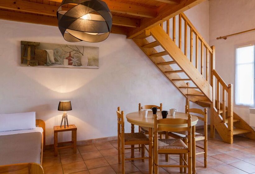 בית מלון כפרי Domaine Le Martinet, The Originals Relais