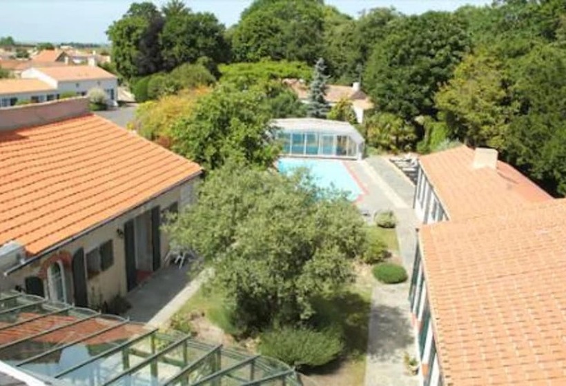 בית מלון כפרי Domaine Le Martinet, The Originals Relais