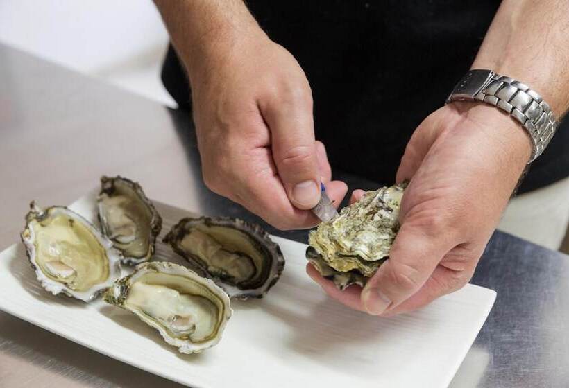 בית מלון כפרי Domaine Le Martinet, The Originals Relais