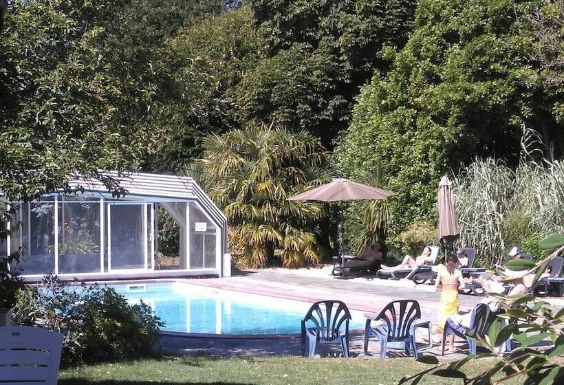 בית מלון כפרי Domaine Le Martinet, The Originals Relais