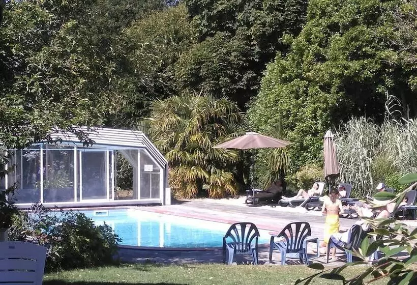 ホテル Domaine Le Martinet, The Originals Relais