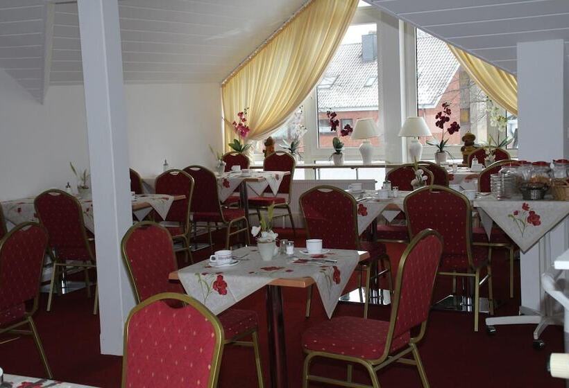 ホテル Einfelder Hof