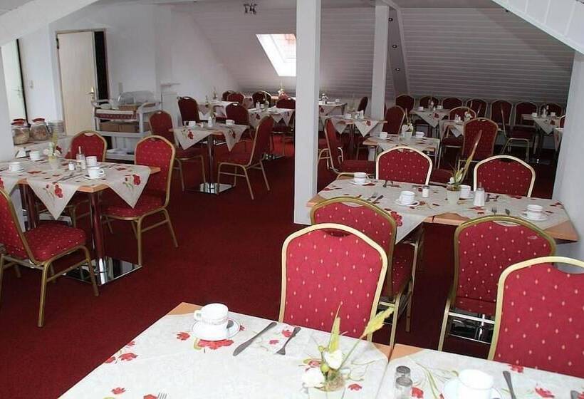 ホテル Einfelder Hof