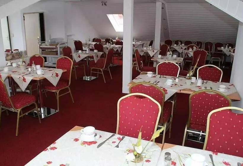 Отель Einfelder Hof