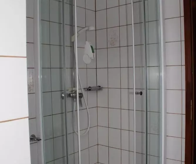 Отель Einfelder Hof