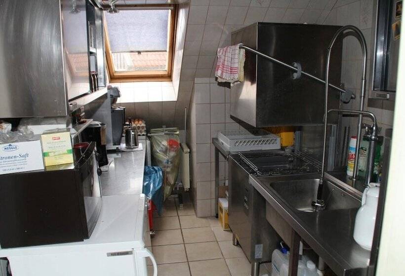 ホテル Einfelder Hof