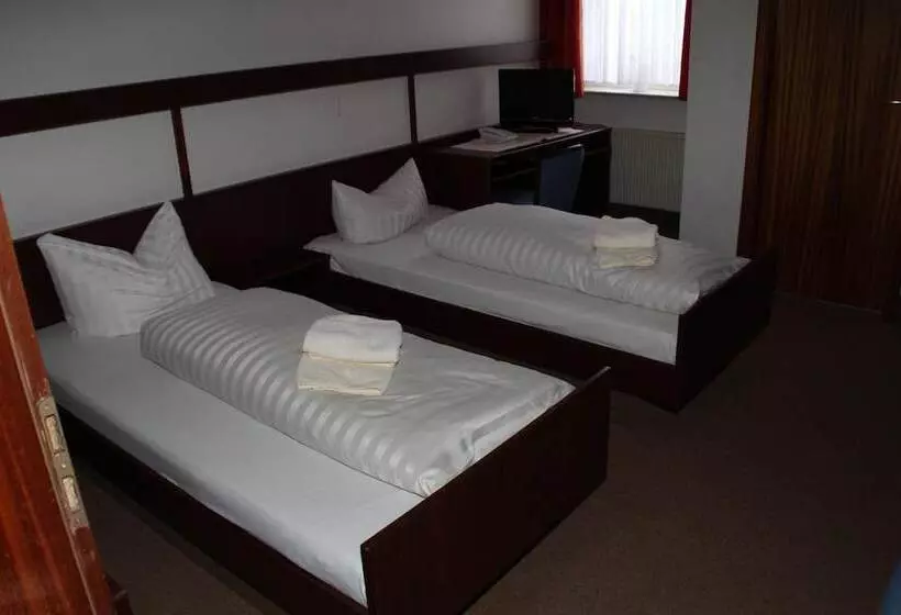 Отель Einfelder Hof